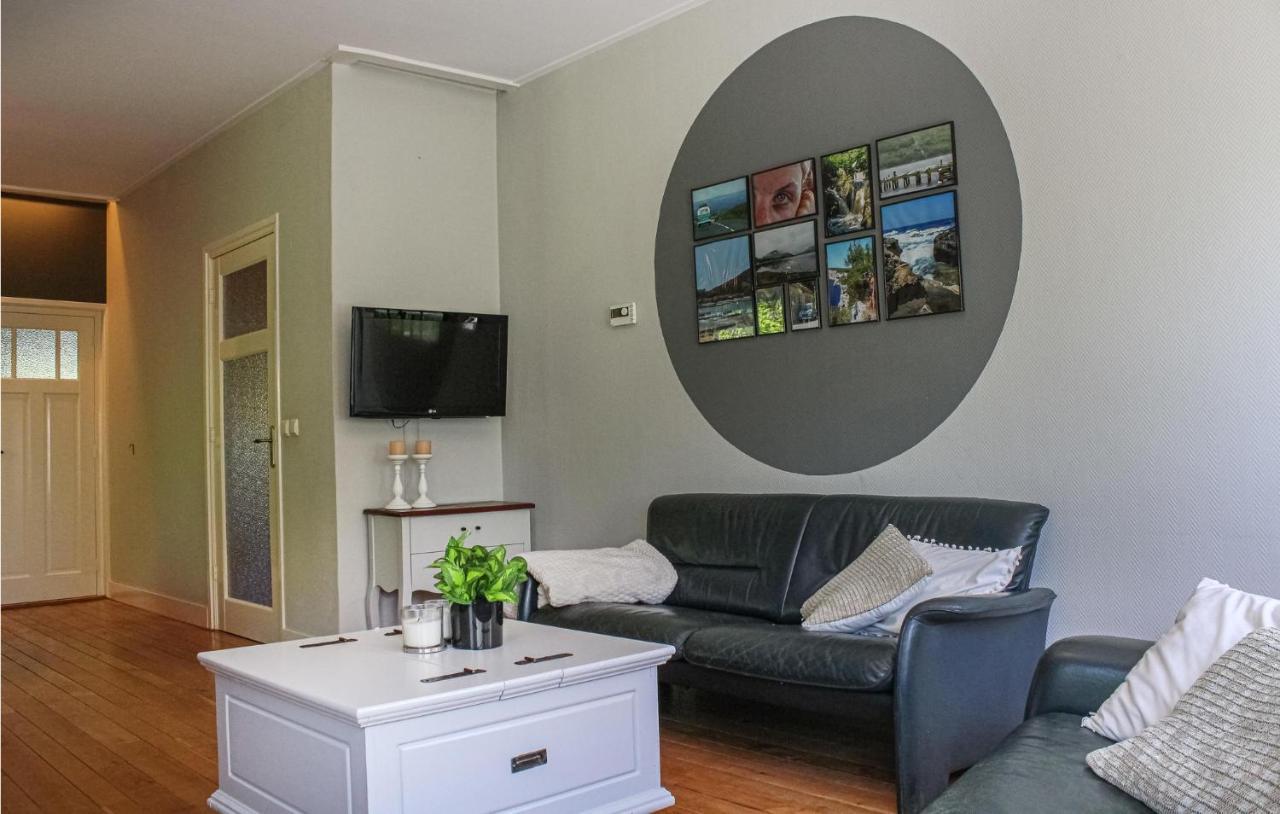Gorgeous Home In Scharendijke With Kitchen Екстер'єр фото